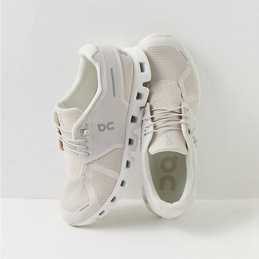 On Cloud 5 Pearl White sneakers
